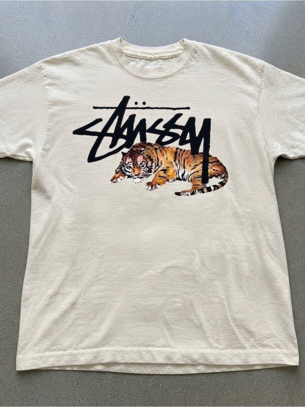 Tiger Graphic Art Gildan T-shirt Cream Cotton Crewneck Tee